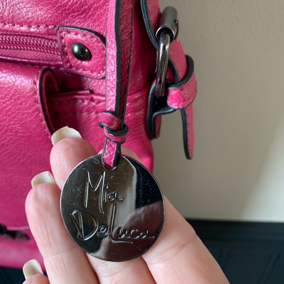 Mia DeLuca Crossbody Bag - Picture 3 of 4